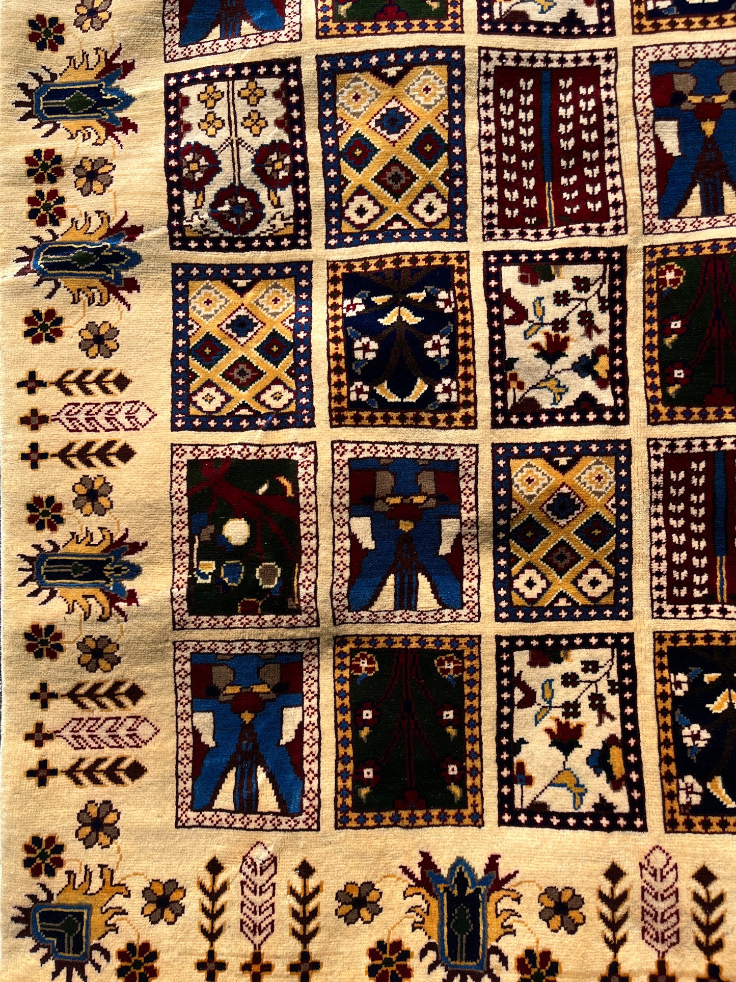 Afghan Gabbeh Pictorial Hand Knotted Masterpiece 5 x 7 ft