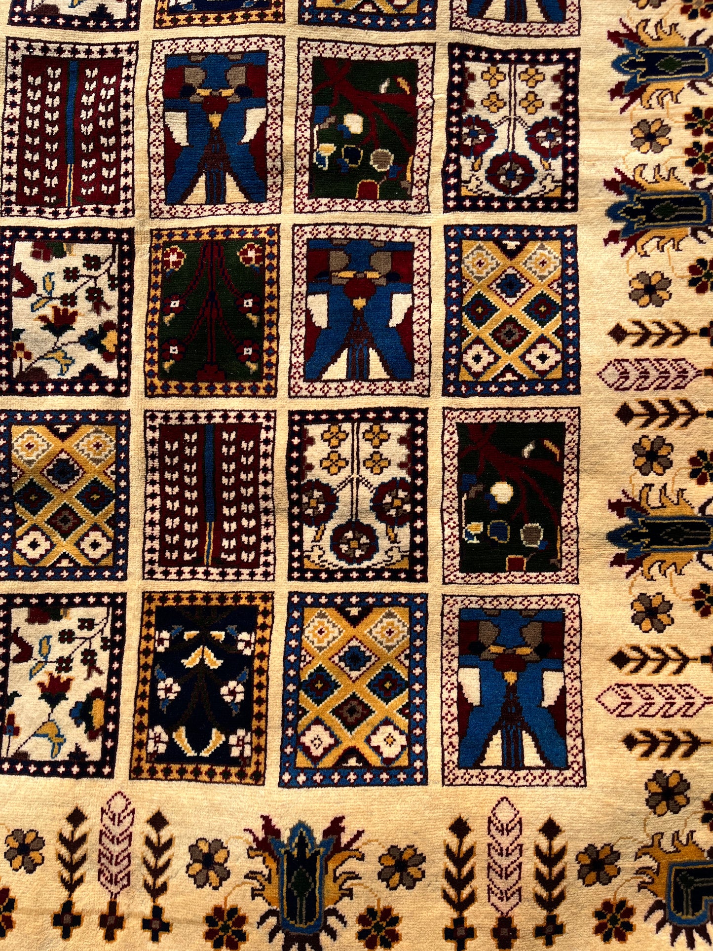 Afghan Gabbeh Pictorial Hand Knotted Masterpiece 5 x 7 ft