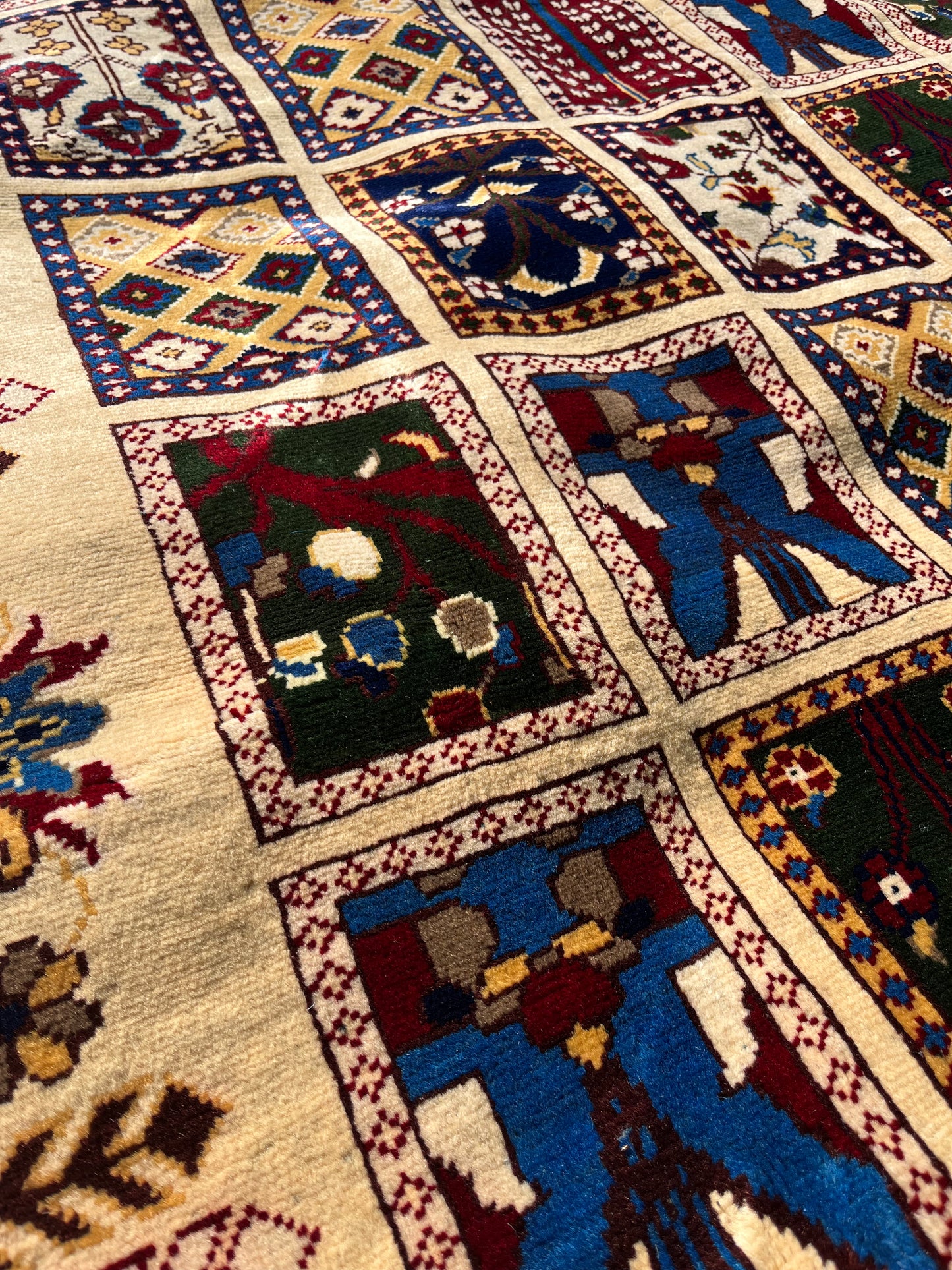 Afghan Gabbeh Pictorial Hand Knotted Masterpiece 5 x 7 ft